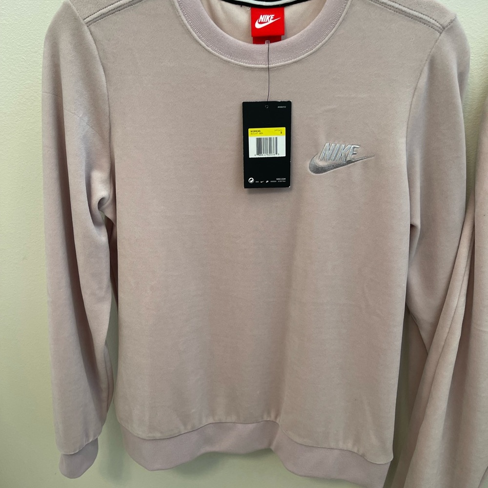 Brand New Women's Nike Jogger suit